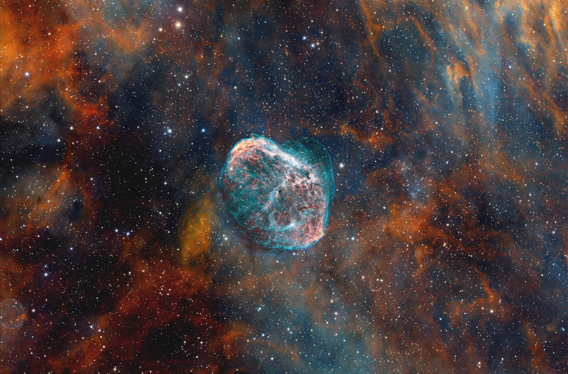 Crescent Nebula (SH+HOO+SHO)